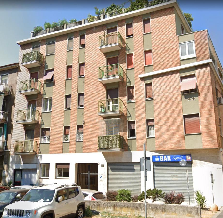 Comfy Appartment Near Metro M3 - Wifi Milano Eksteriør billede