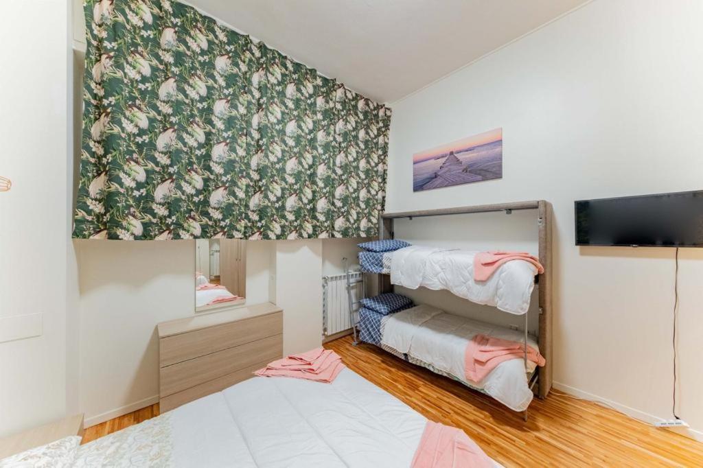 Comfy Appartment Near Metro M3 - Wifi Milano Eksteriør billede